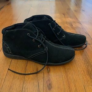 Taos black flat shoes